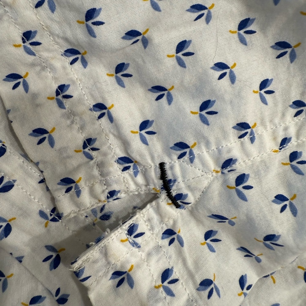 XS Banana Republic Button Down White and Blue Slim Fit Print Shirt - Picture 3 of 8